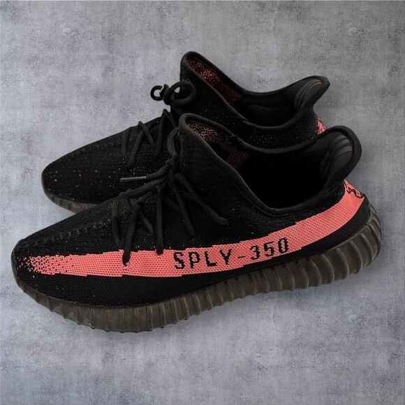 Adidas Yeezy Boost 350 V2 Men's Sneakers Black Red Stripe Size 11 - Picture 1 of 10